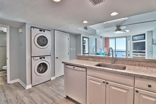 Fotografie z fotogalerie ubytování Oceanfront Waterpointe 1 Unit 1002 Sleeps 3 Balcony Pools Free Parking v destinaci North Myrtle Beach