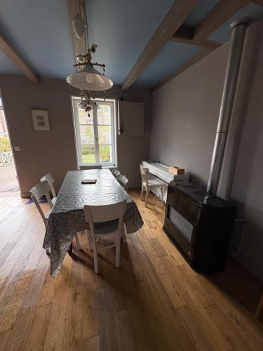 Photo de la galerie de l'établissement Charmante maison en bord de mer près d'Etretat, à Yport