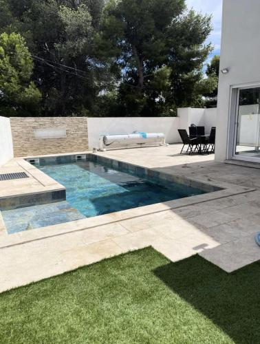 Villa avec piscine Châtaigniers - Villa 3 pièces 4 personnes MAE-1773