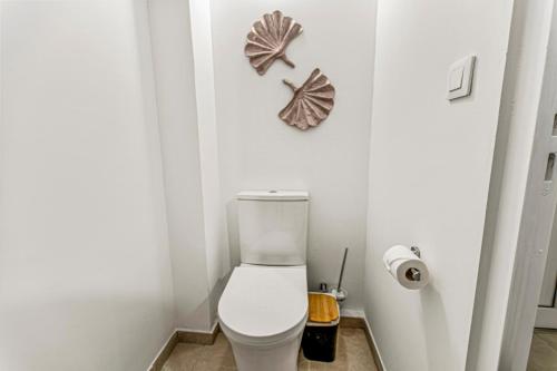 Ένα μπάνιο στο NEW Le Tequila Sunrise vue jardin appartment 1 ch 4p