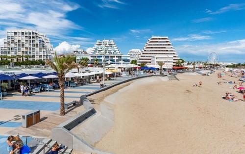 Superbe T3 moderne vue mer avec parking, climatisation, piscine