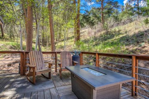 Gambar di galeri bagi Serenity Pines Hideaway w HotTub di Chipita Park