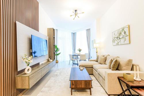1BR Apt Residence Along Business Bay Canal