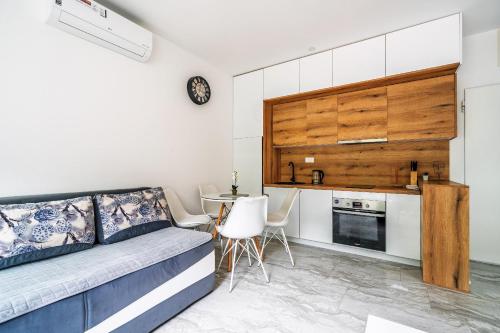 Dapur atau dapur kecil di Aura Tower Aparments by In Property