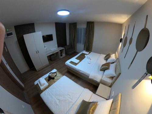 an overhead view of a hotel room with two beds at Royal Apartments in Bitola
