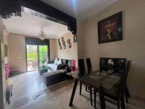 Ruang duduk di La Perle de Marrakech by Atlas Golf Resort