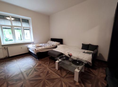 Apartment VS