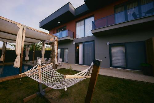 Andalus Villas Lake View NO ALCOHOL ALLOWED with Heated Pool