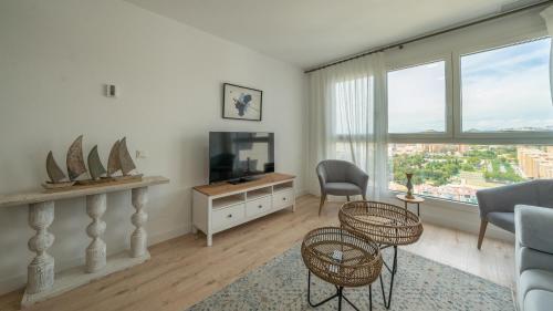 XPCE Urban 18 Malaga Skyline-ParkingFree