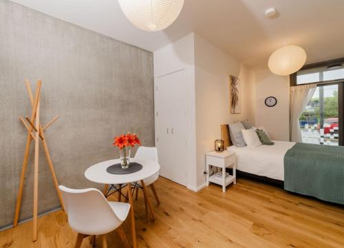 Χώρος καθιστικού στο Cosy Urban Studio - Unbeatable Central Location!