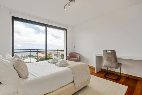 Χώρος καθιστικού στο Villa Beausoleil by Homie