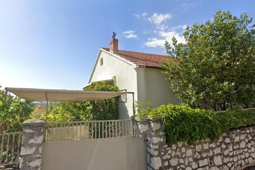 Apartments with a parking space Sibenik - 24136