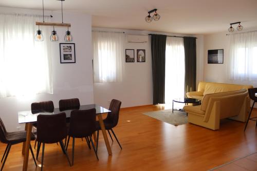 Apartments with parking space Trogir - 24226