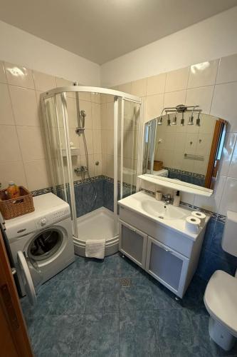Apartments with parking space Trogir - 24226