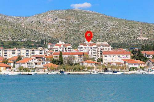 Apartments by the sea Trogir - 23836