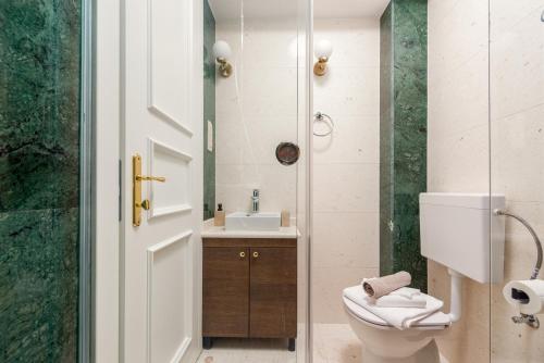 Apartments with swimming pool Novalja, Pag - 24151