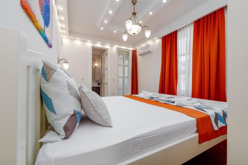 Apartments with swimming pool Novalja, Pag - 24151