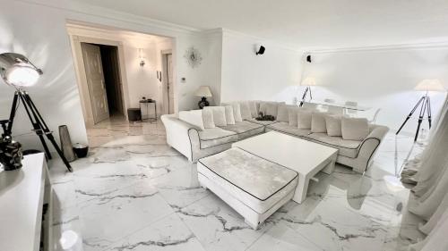 Luxury Sea View Penthouse, Monaco Border, 150m2, Parking