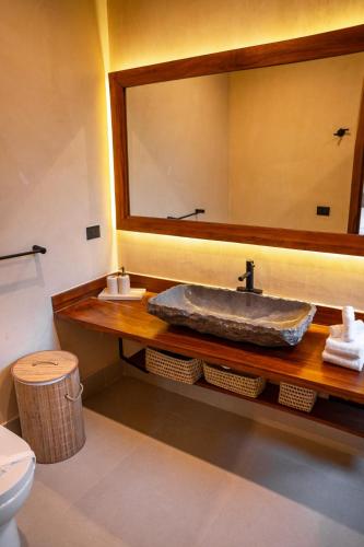 Bali 4BR Villa w Pool, Rooftop Jacuzzi and BBQ photo 3