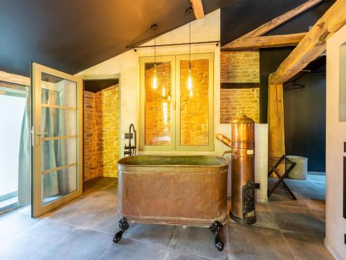 Bilik mandi di Holiday Home in Sainte-Cécile with Sauna