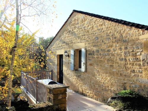 Photo de la galerie de l'établissement Maison 2 ch. proche Sarlat, terrasse et nature, idéale pour familles - FR-1-616-16, à La Roque-Gageac