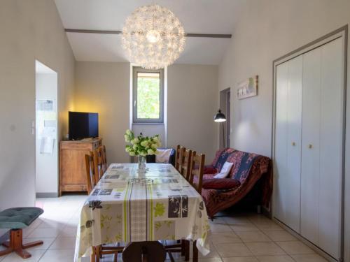 Photo de la galerie de l'établissement Maison 2 ch. proche Sarlat, terrasse et nature, idéale pour familles - FR-1-616-16, à La Roque-Gageac