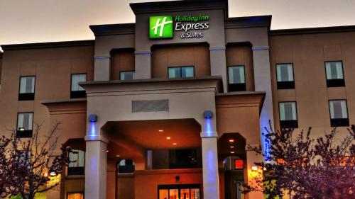 a rendering of the front of a hotel at Holiday Inn Express & Suites Sioux City-South by IHG in Sioux City