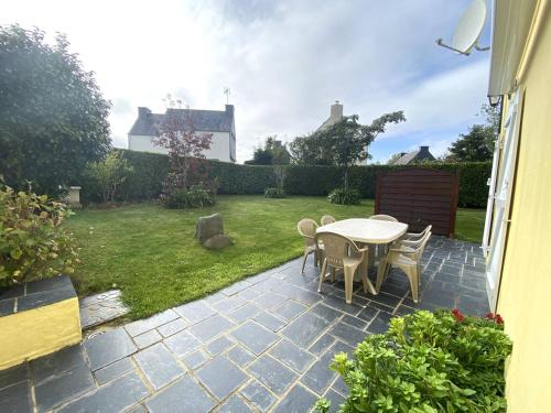 Maison avec jardin clos à 250m de la mer, 3 chambres, parking, Trégastel - FR-1-368-438