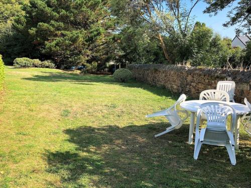 Photo de la galerie de l'établissement Maison cosy à 50m du port et proche plage, jardin privé à Ploumanac'h - FR-1-368-447, à Perros-Guirec