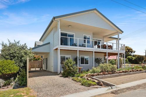 Το κτήριο όπου στεγάζεται  η παραθεριστική κατοικία