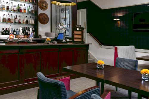 Lounge oder Bar in der Unterkunft Quy Mill Hotel & Spa, Cambridge