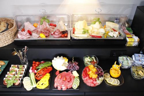 Еда / где поесть недалеко от отеля