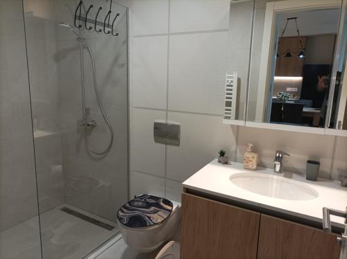 Phòng tắm tại 2 Beograd na vodi Molim pozovite oko informacija o prijavljivanju please call for check inn