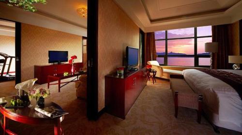 Televisyen dan/atau pusat hiburan di New Century Hotel Zaozhuang Fengming