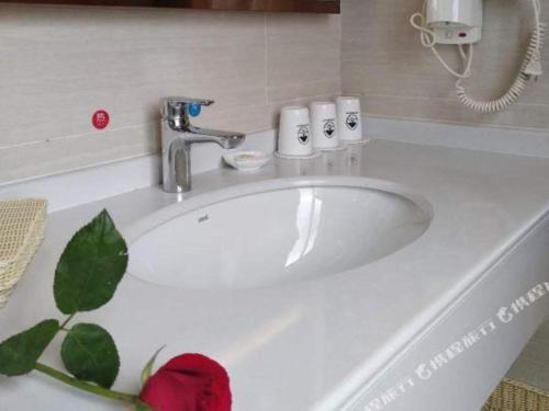 Ένα μπάνιο στο GreenTree Inn Anqing Yuexixian Wenquan Branch