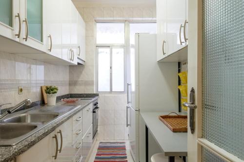 Spacious 3 BRs Apartment, steps to Joao's station