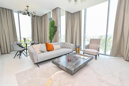 Chic 2BR Heart of District One