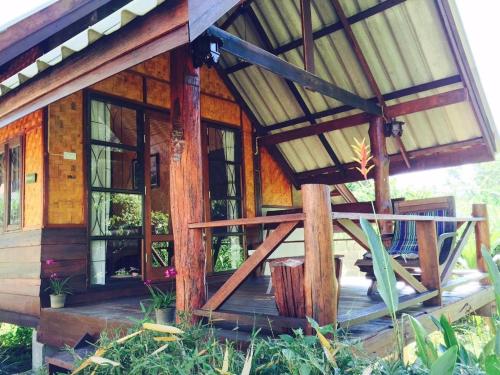 Zahrada ubytování Chiang Dao Hut