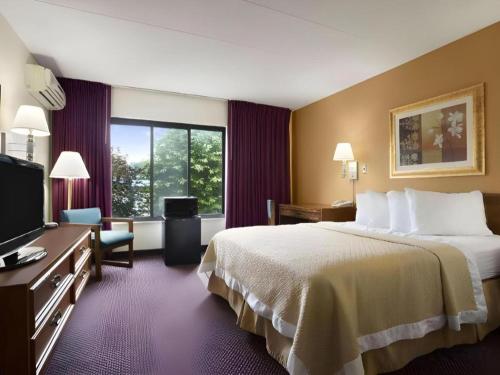 Gallery image of Ramada by Wyndham Pittsburgh/New Stanton in New Stanton