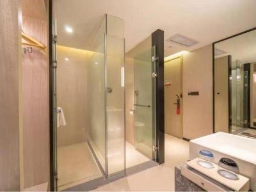 Koupelna v ubytování Echarm Hotel Yangjiang Baili Plaza