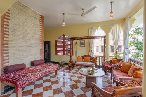 ウダイプールにあるAbhimanyu Mansion Emerald 1-Room Retreat With Common Outdoor Dining Area & Gardenのギャラリーの写真