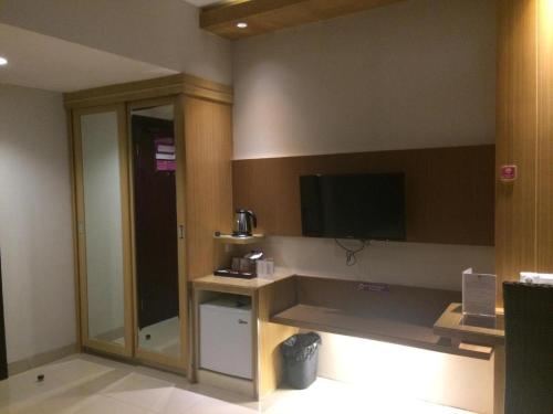 Una cocina o cocineta en Hotel D' CaLia Tarakan
