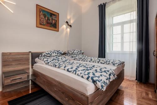 Top Location Downtown & Beach Bacvice Apartment