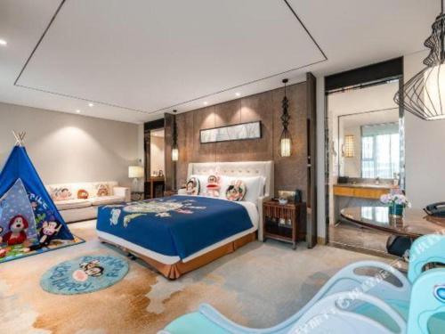 Giường trong phòng chung tại LIA! BEIJING HOTEL