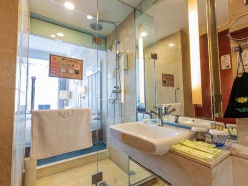 Koupelna v ubytování Inzone Garlnd Hotel Zhangqiu