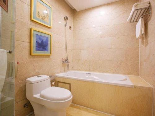 Koupelna v ubytování Inzone Garlnd Hotel Zhangqiu