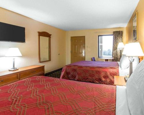 Econo Lodge Dalton Westにあるベッド