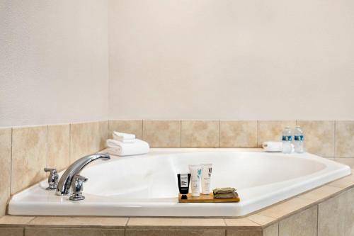 Gallery image of Country Inn & Suites by Radisson, Boise West - Meridian in Meridian