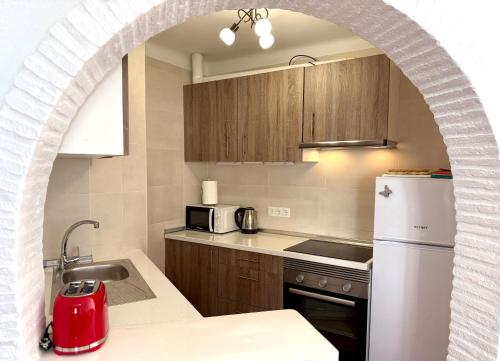 Las Palmeras 15 - 2 Bedroom Apartment with Pool - LUAL