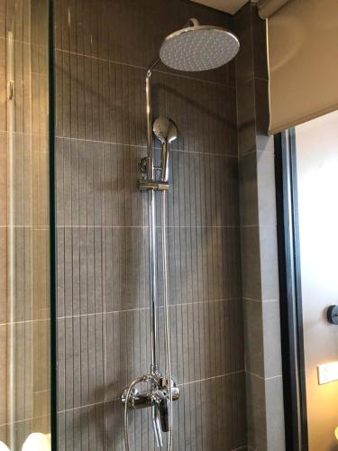 Ένα μπάνιο στο Phong Studio Khoáng Nóng 5 Sao-LynnTimes Thanh Thuy-